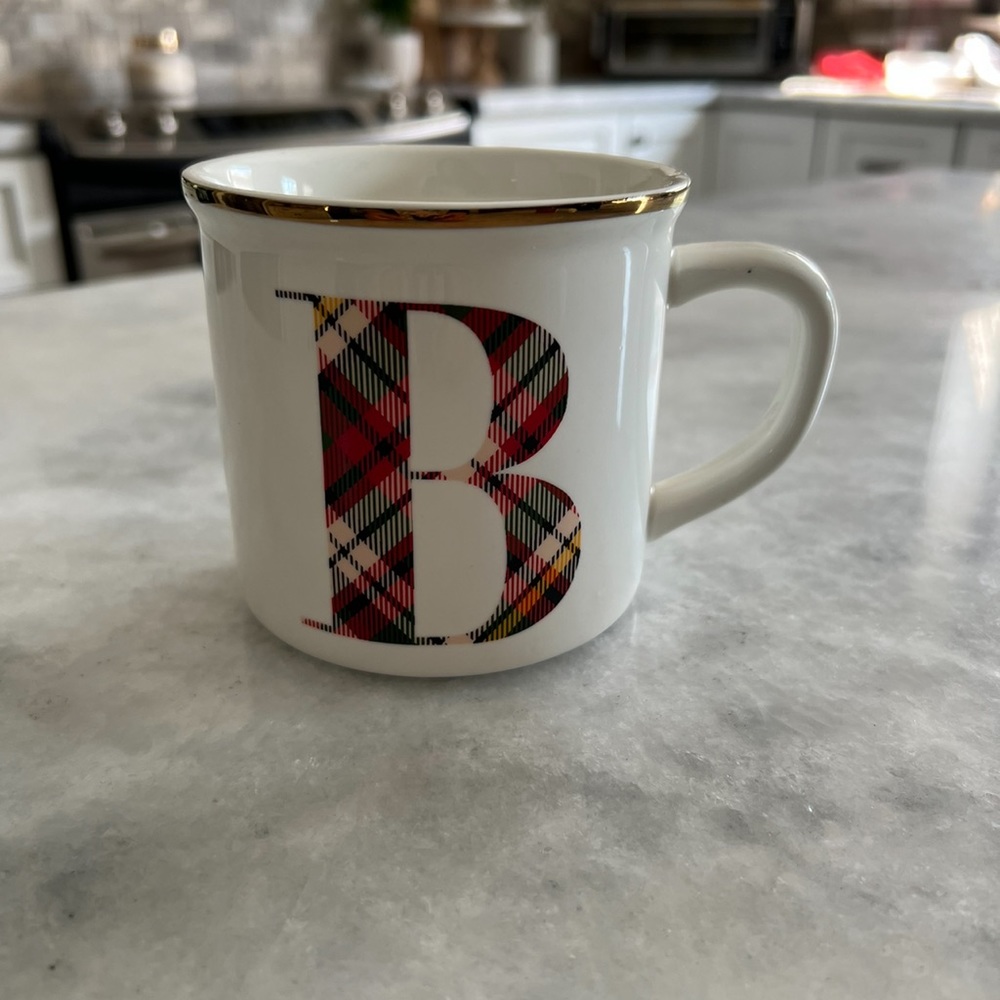 Pottery Barn B mug